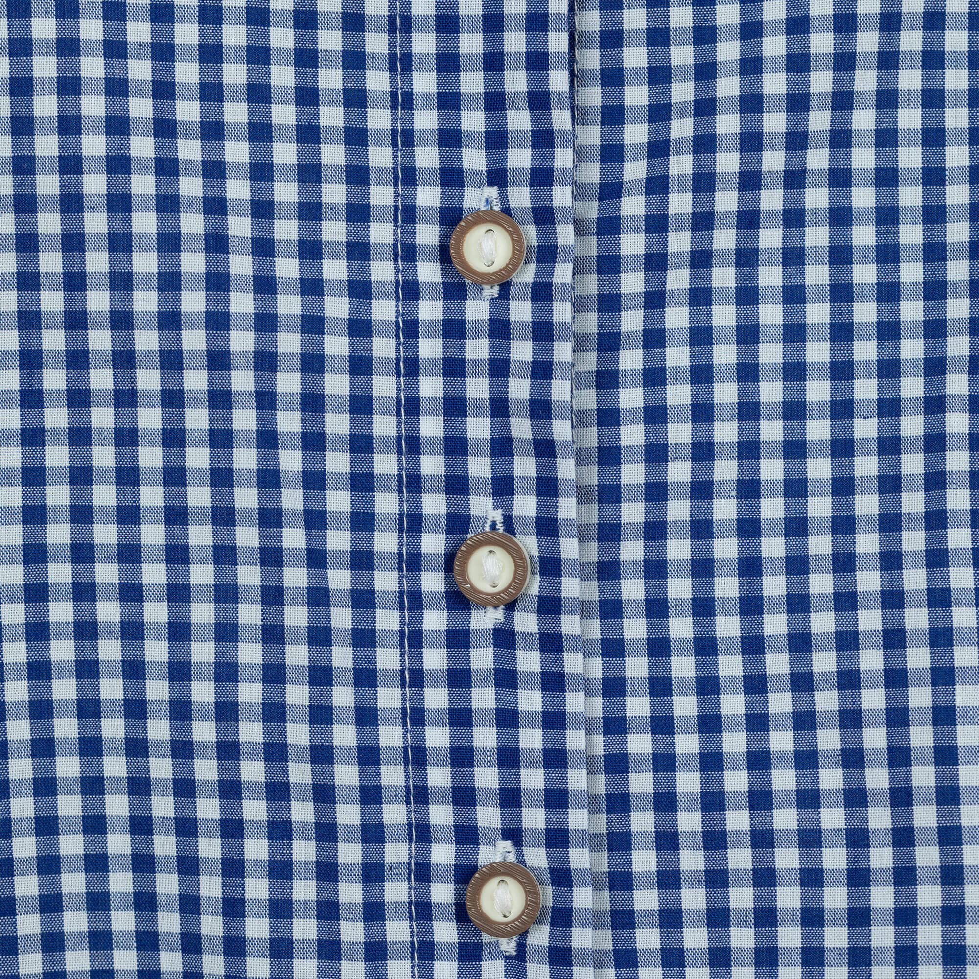 Detailansicht der Knopfleiste und Karomuster, Damen Bluse "Chiemgau", in der Farbe Blau
