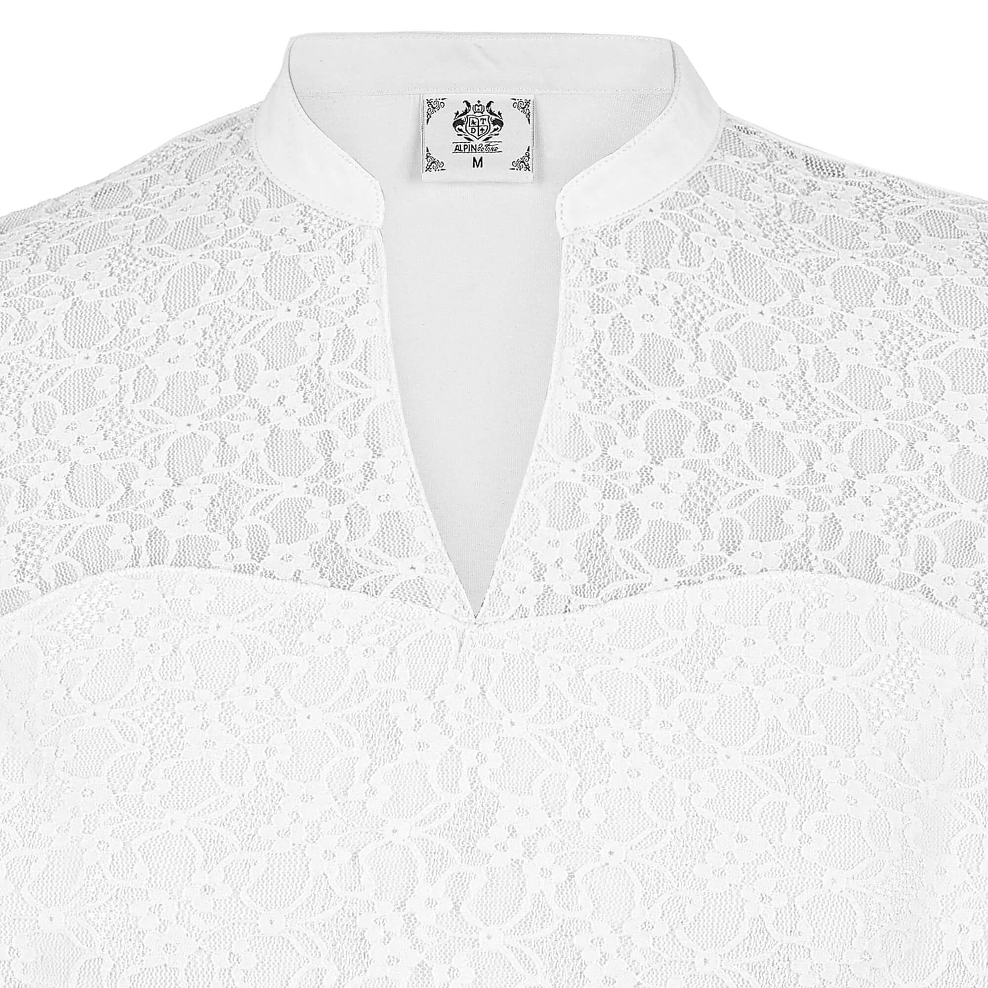 Detailansicht vom V-Ausschnitt mit Stehkragen des Damen 3/4 Spitzentops in der Farbe Weiß