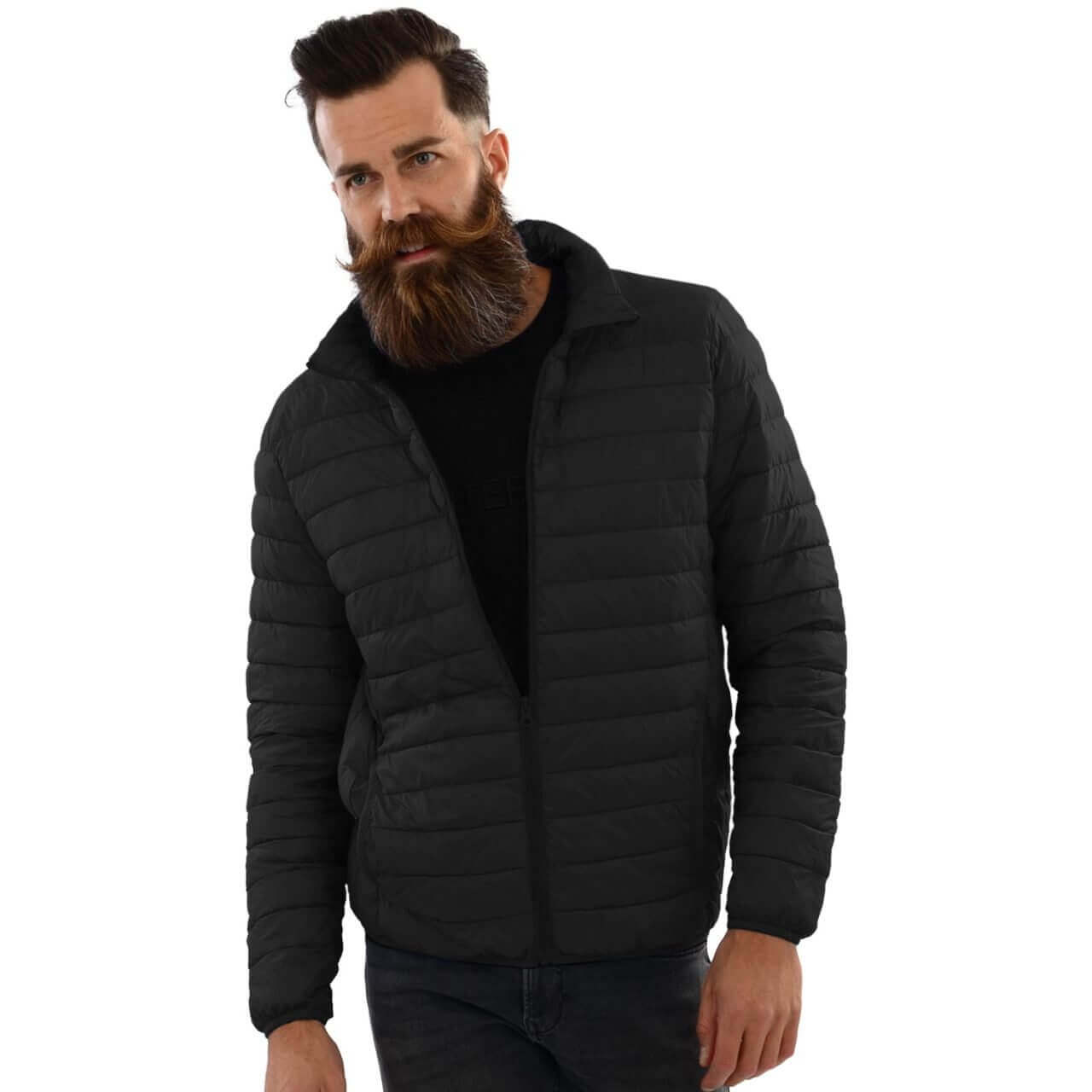 Vorderansicht der "Unisex Daunen-Steppjacke", in der Farbe Schwarz, von Modell getragen