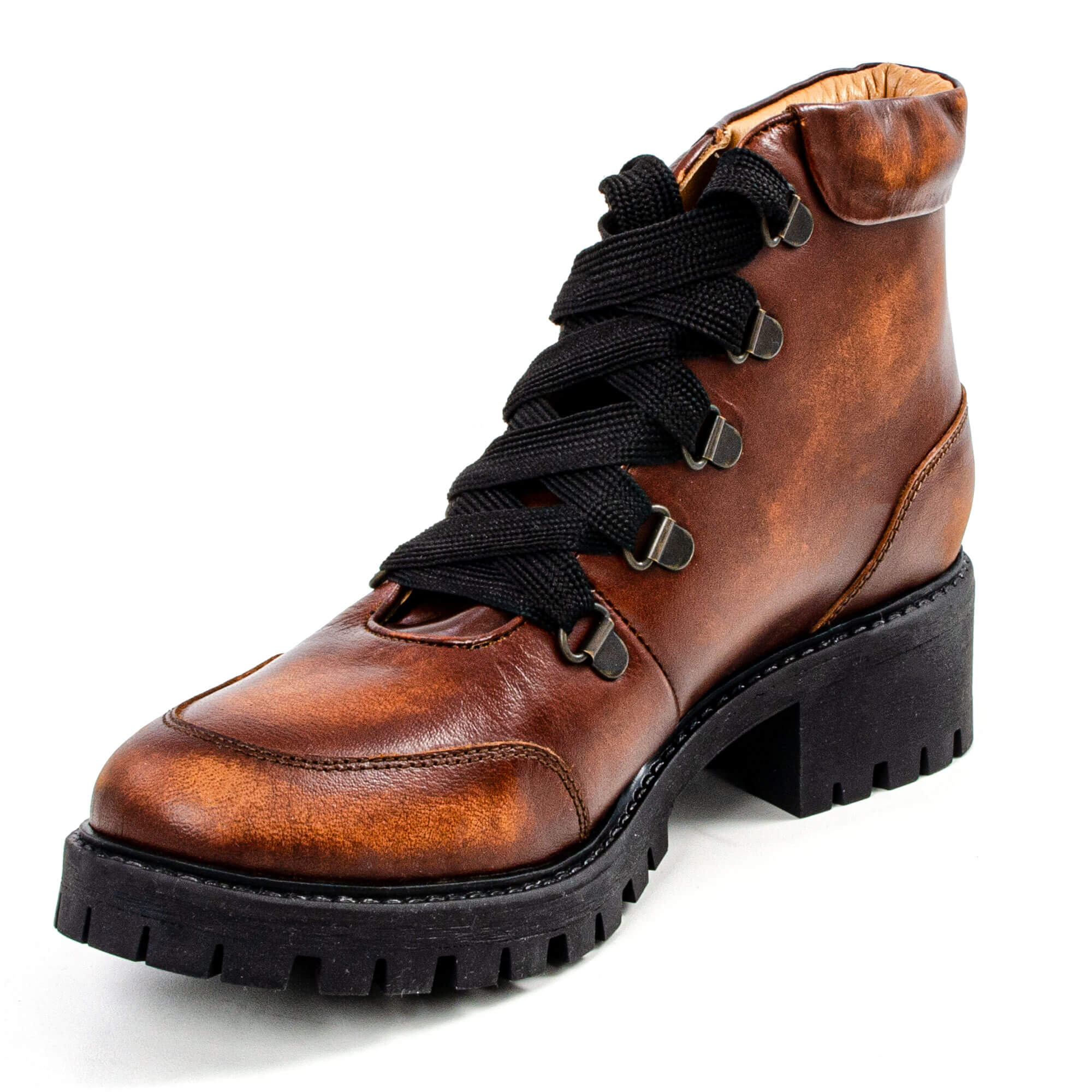 Linke Vorderansicht des Damen Boots "606" in cognac