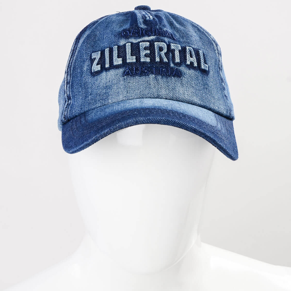 Vorderansicht der Herren Schildkappe "Zillertal", in der Farbe Jeansblau, mit Schriftzug 