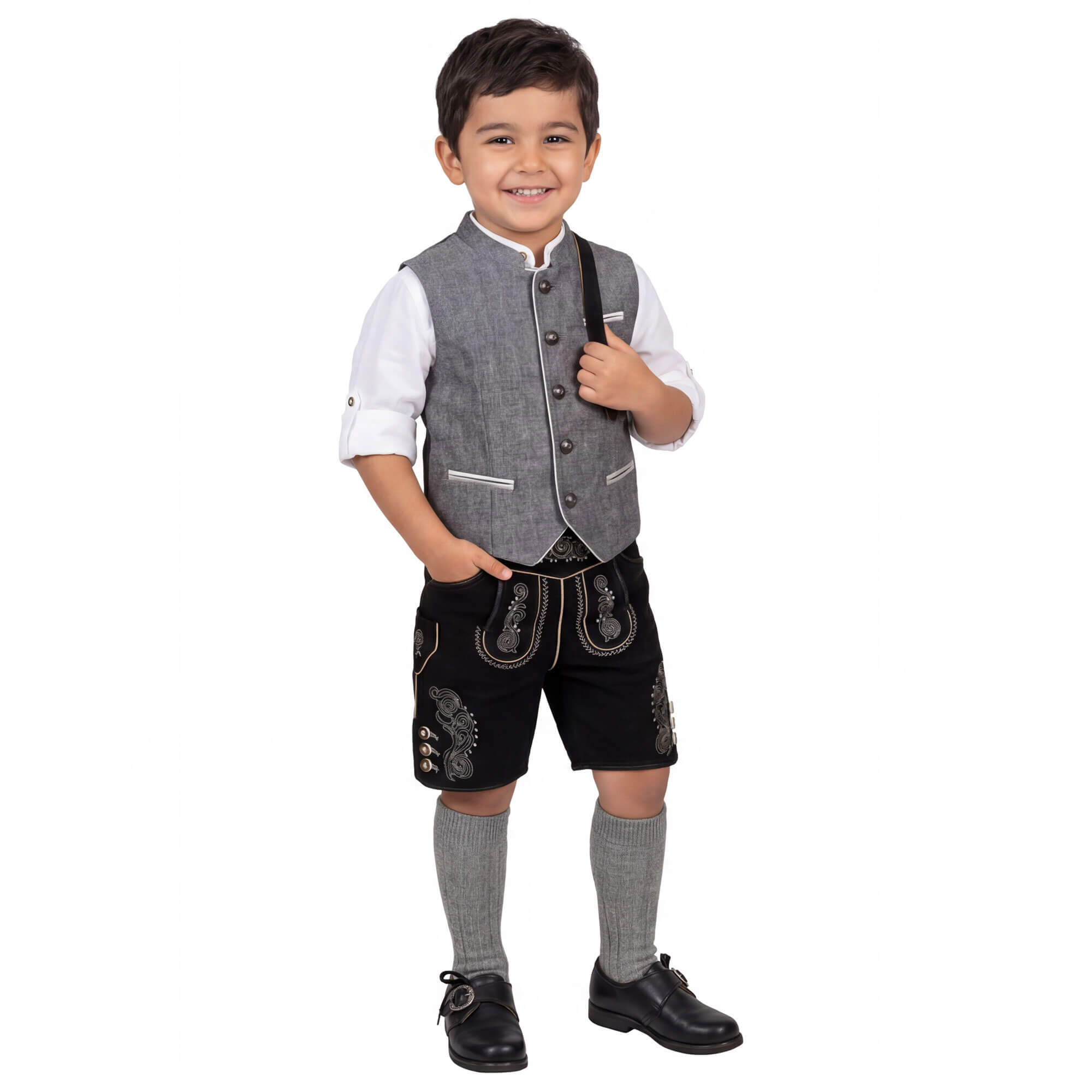 Vorderansicht des Kinder Gilets "Ernst" in der Farbe Schwarz-Silber von einem Model getragen