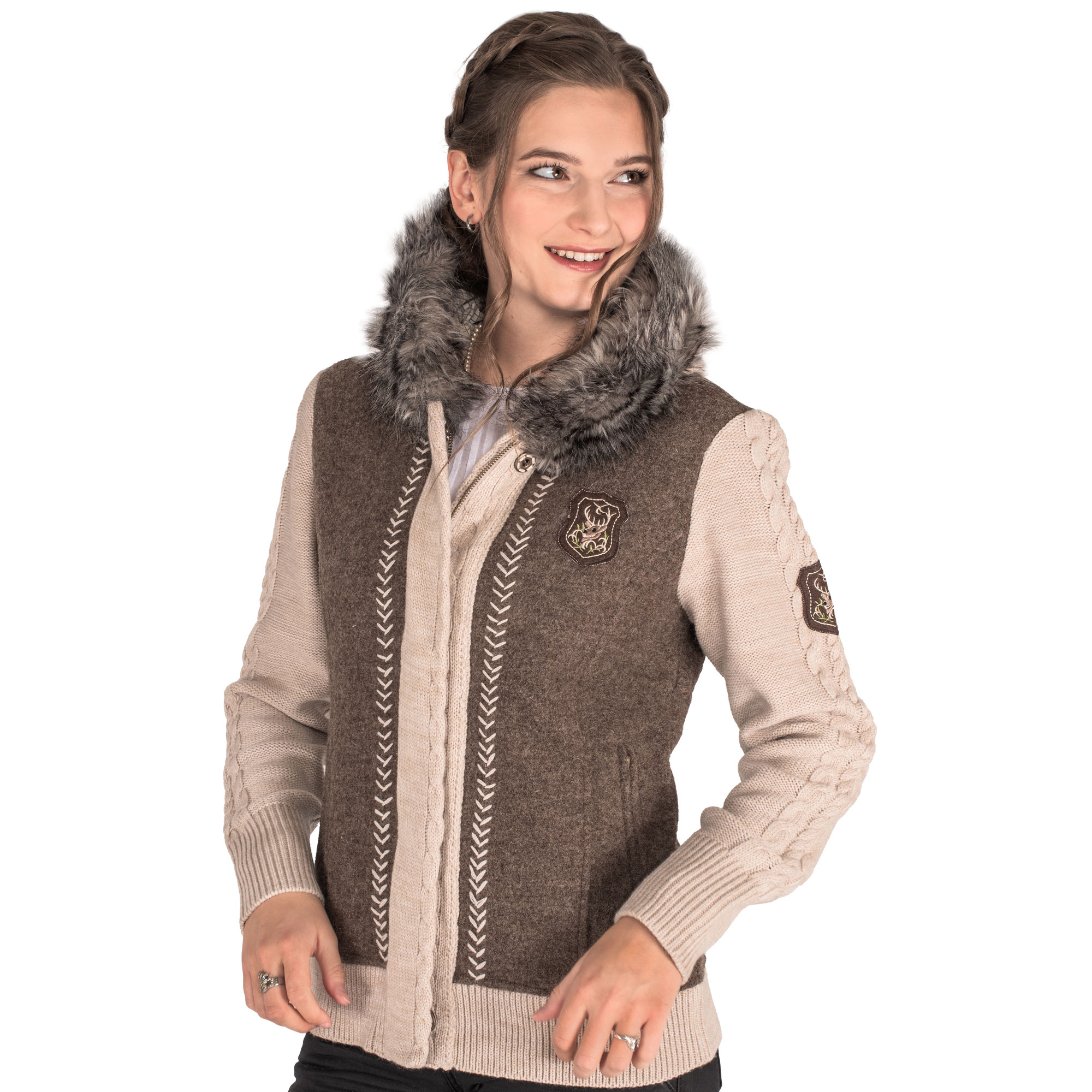 Vorderansicht der Damen Jacke "Lucie", mit Model, in der Farbe Braun