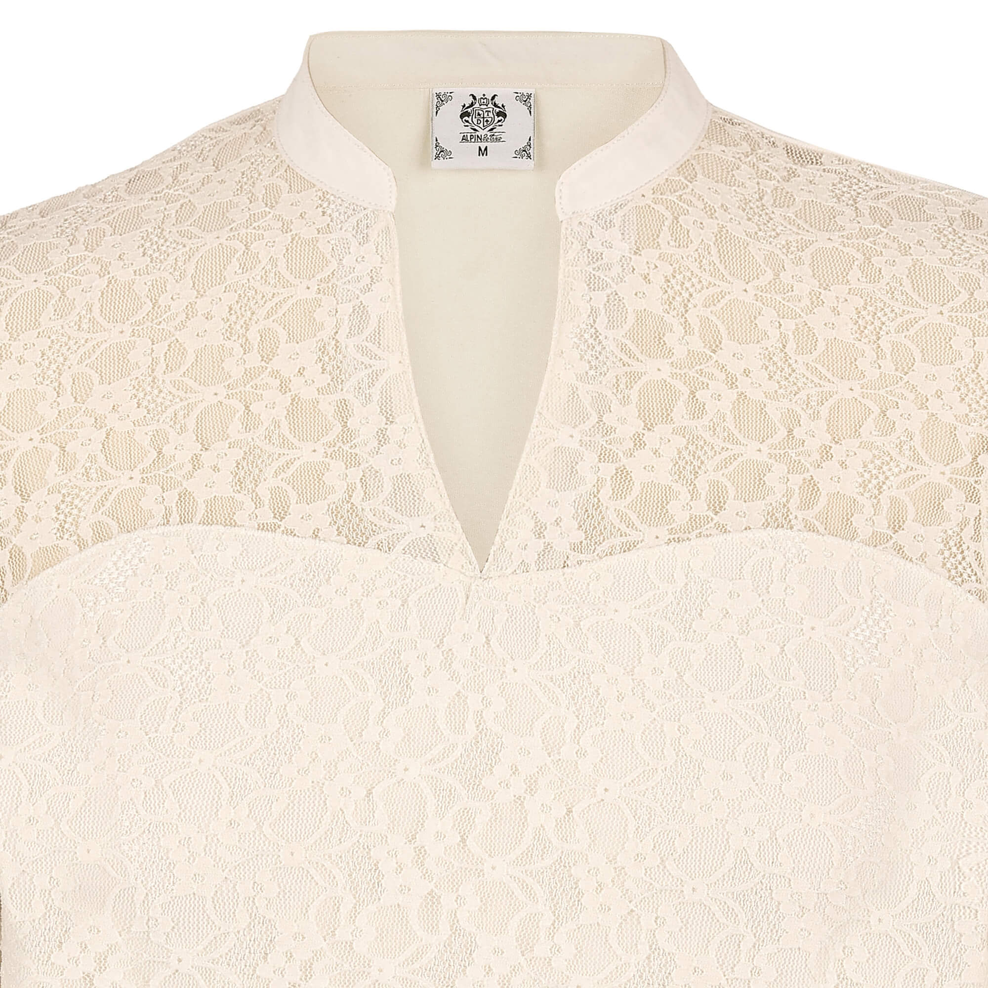 Detailansicht vom V-Ausschnitt mit Stehkragen des Damen 3/4 Spitzentops "Greta" in der Farbe Skin