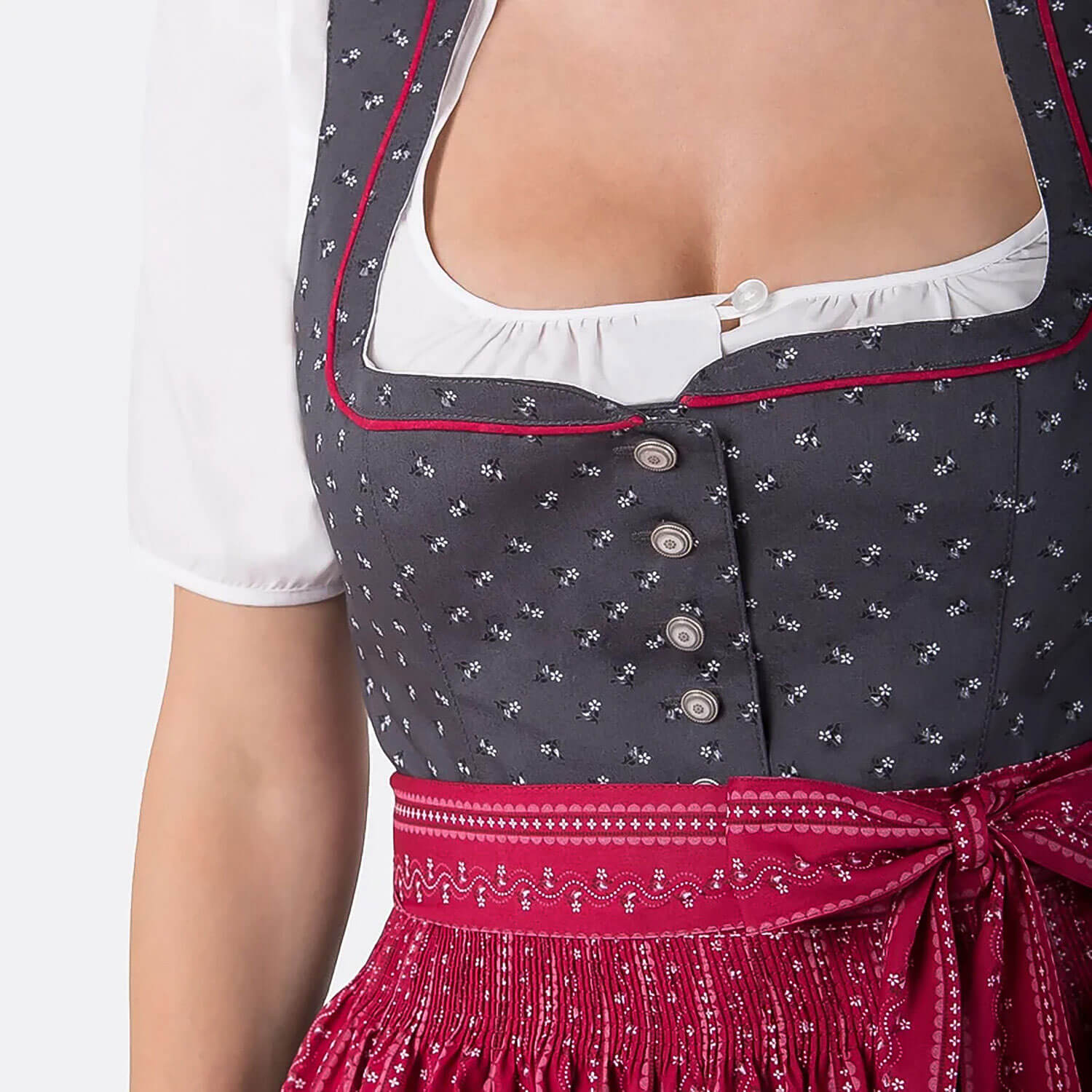 Detailansicht des Ausschnitts des Damen Dirndl "Marlene" in der Farbe Grau-Rot