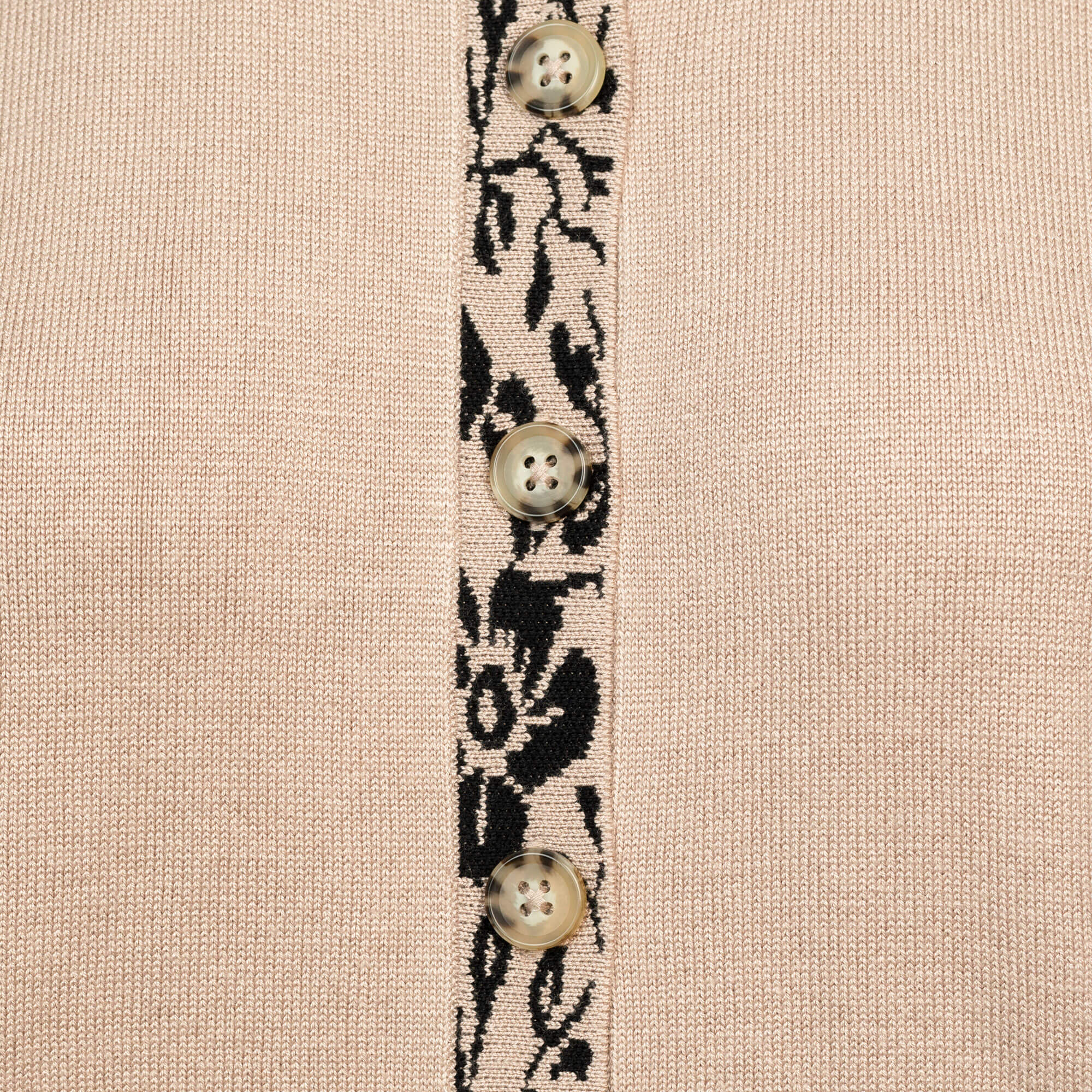 Detailansicht der Damen Feinstrickweste "Wallersee", in der Farbe Beige