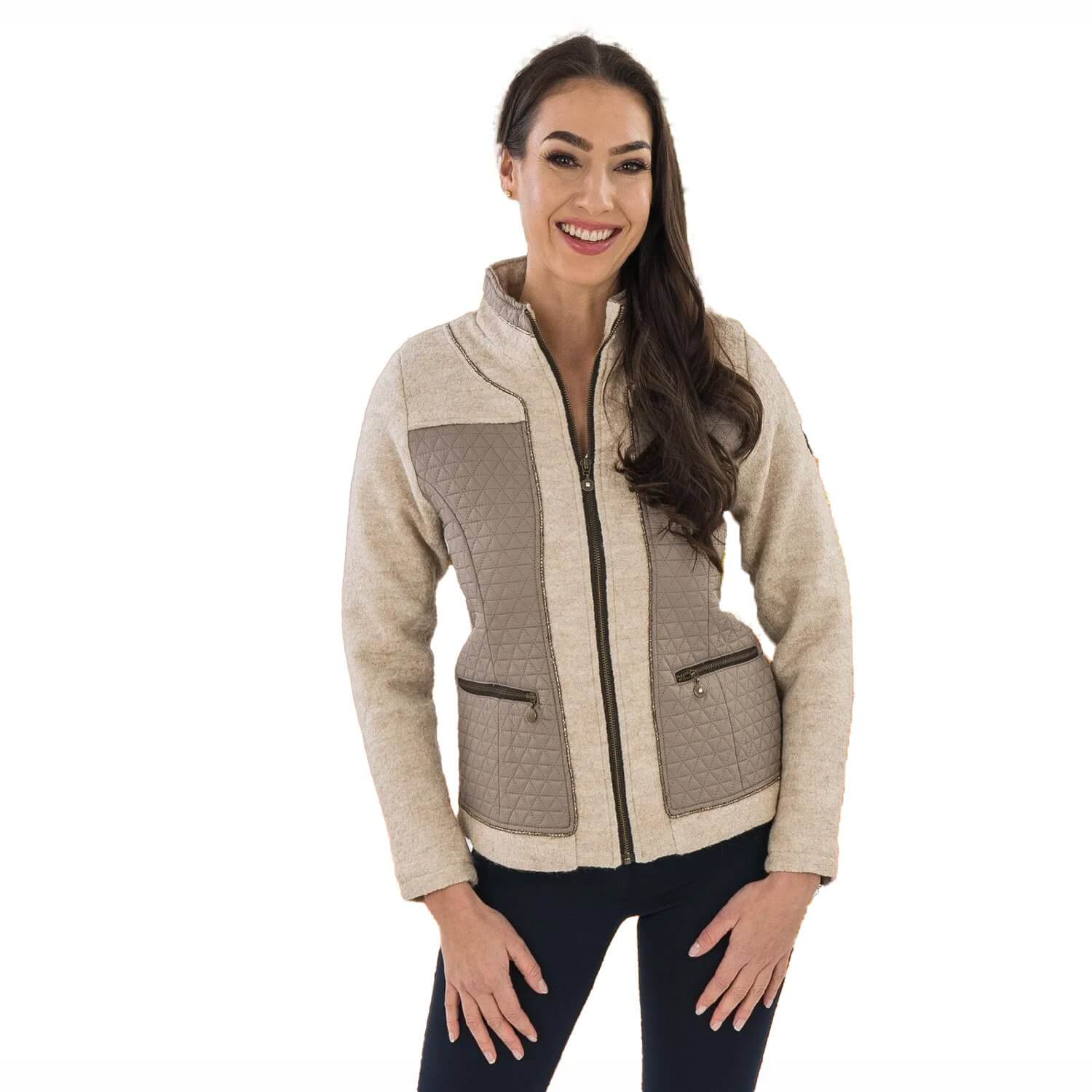 Vorderansicht der Damen Outdoor Jacke "Clarissa", in der Farbe Beige, auf Modell