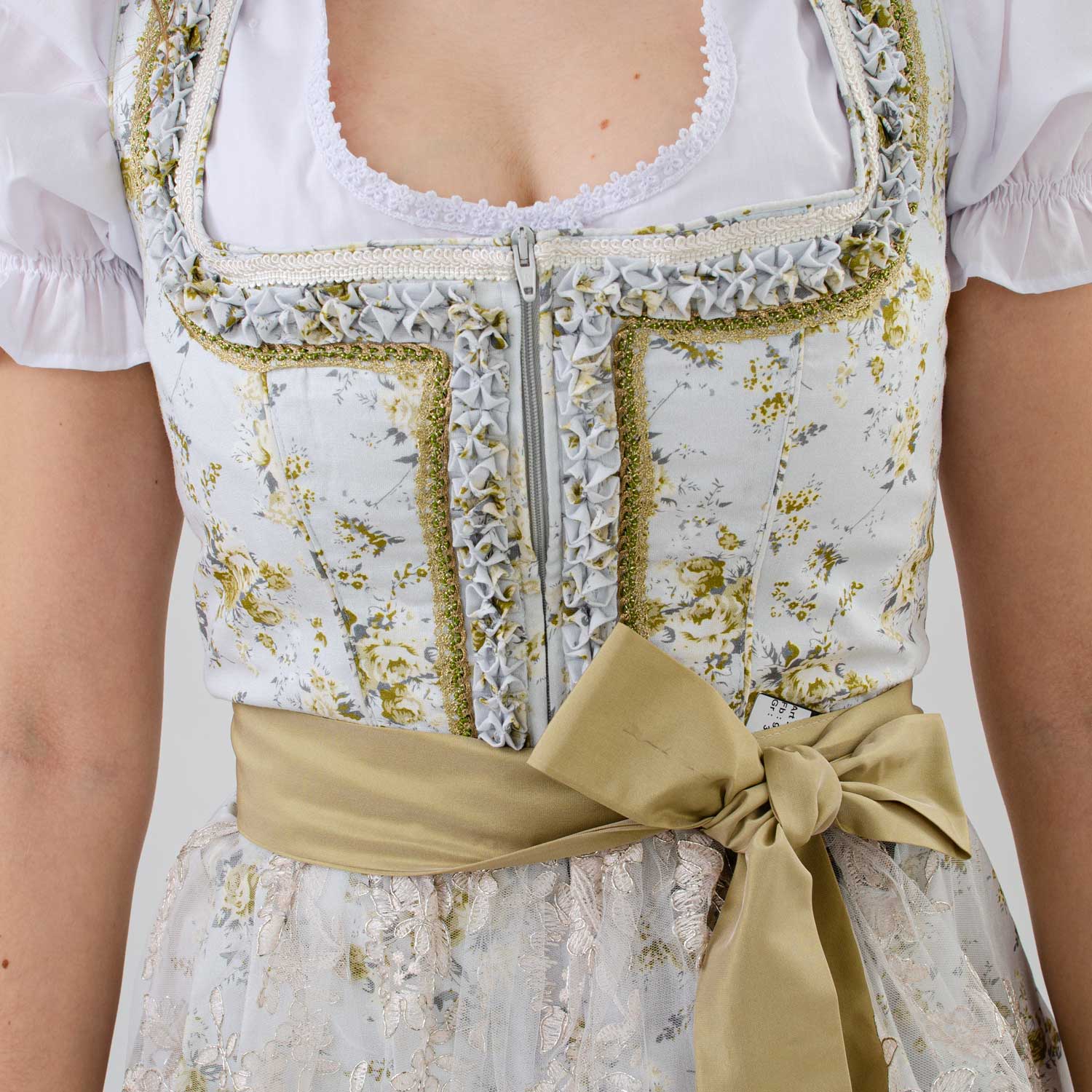 Vorderansicht des Damen Dirndls "Marina", in der Farbe Creme, Detail 