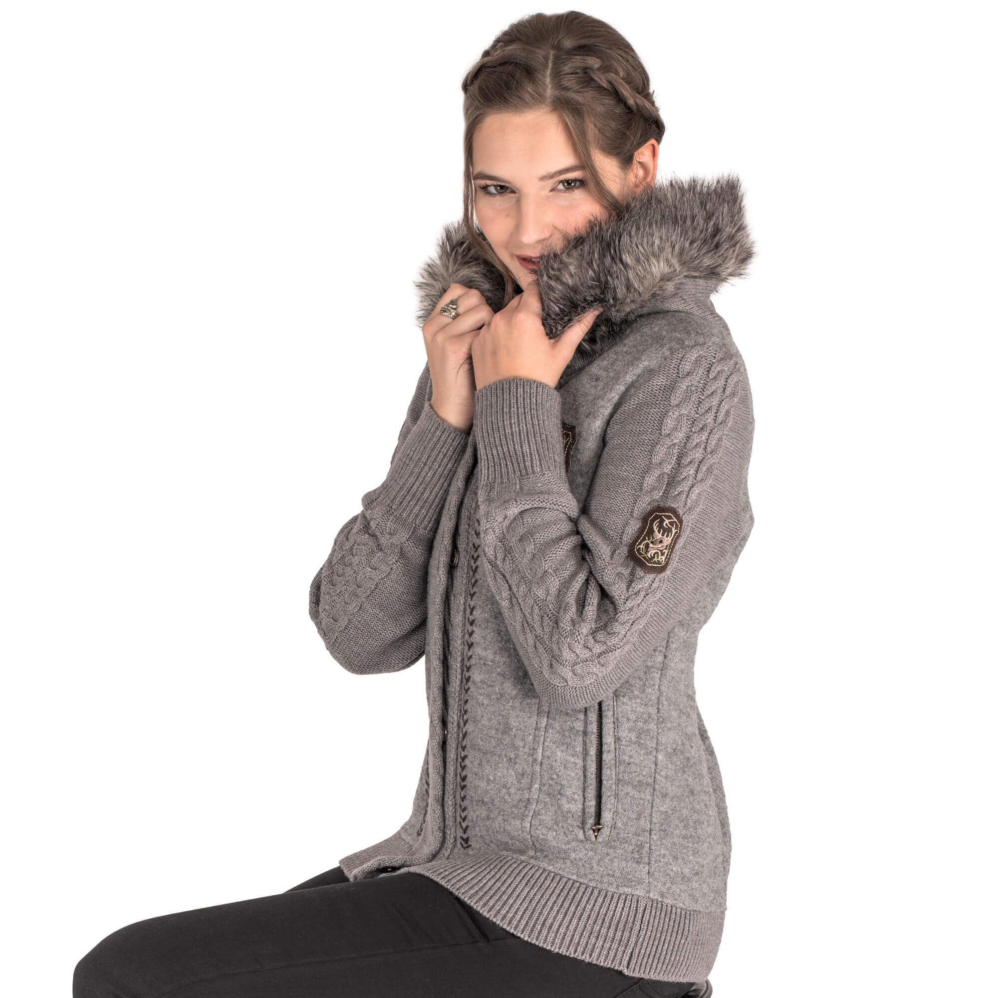 Seitenansicht der Damen Jacke "Lucie", mit Model, in der Farbe Grau