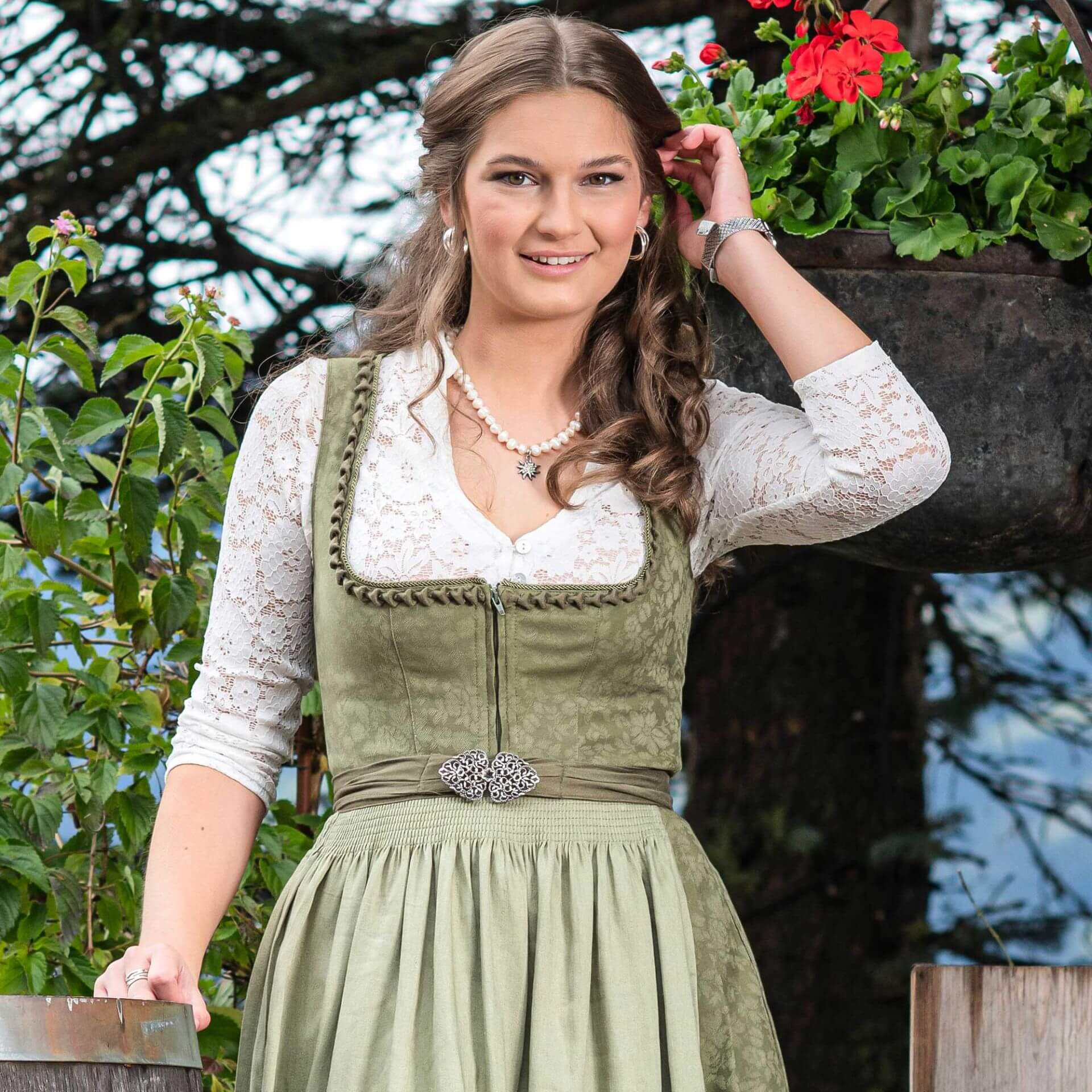 Faszinierend Trachtenmode Gnstig Damen Bild